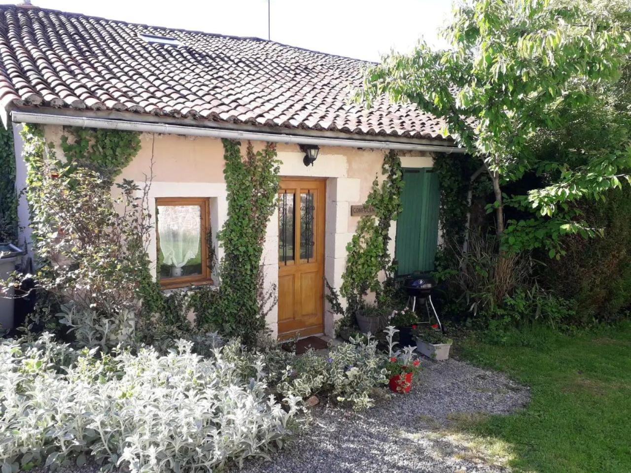 Tranquille Vienne Gites A Chirac Dept Charente Exteriér fotografie